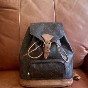 🤎Louis Vuitton Monogram Montsouris Backpack MM🤎
